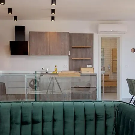 Remarkable 3-bedroom In Apartment