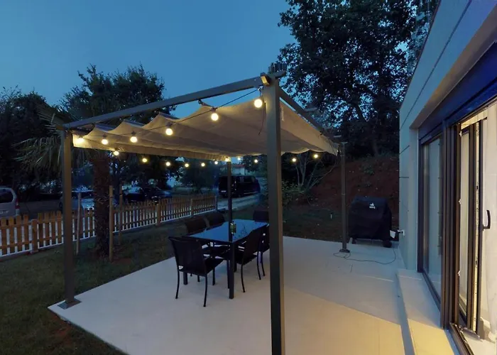 Apartman 3 Bed Flat - Sleeps 6 - Garden - Parking - Wifi