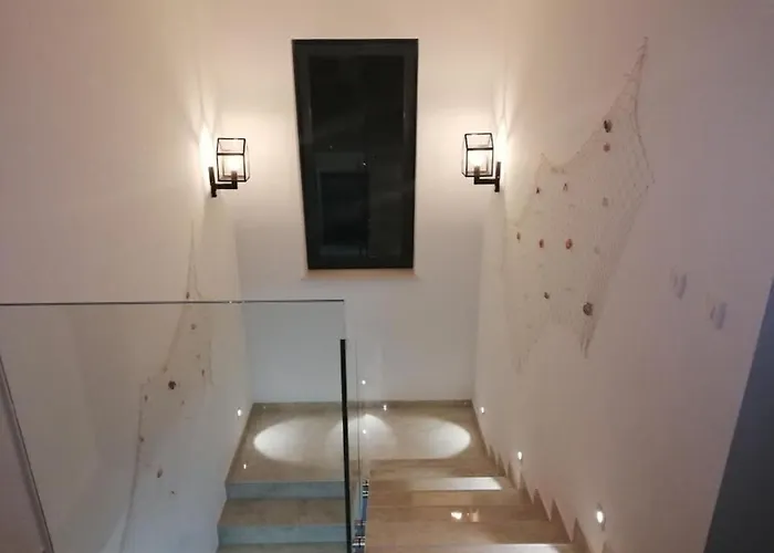 3 Bed Flat - Sleeps 6 - Garden - Parking - Wifi Lejlighed